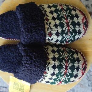 MUK LUKS BRAND WOMENS MULTI COLORS & NAVY BLUE SLIPPERS SIZE MEDIUM 7-8